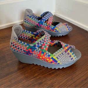 Like new Bernie mev wedge sandals